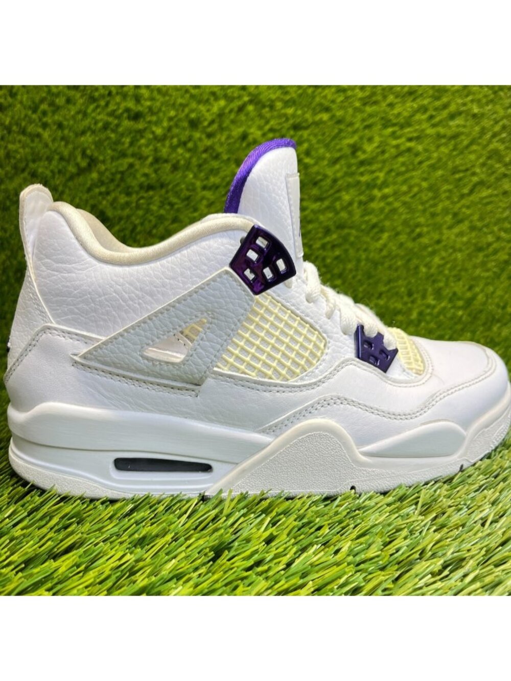 Nike Air Jordan 4 Retro Boys Size 5.5Y White Athletic Leather Shoes Sneakers